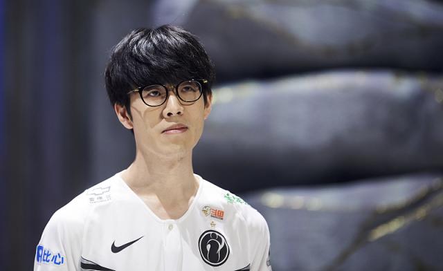 逐渐被拉开 逐渐被拉开