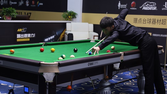 杯上保持领 杯上保持领