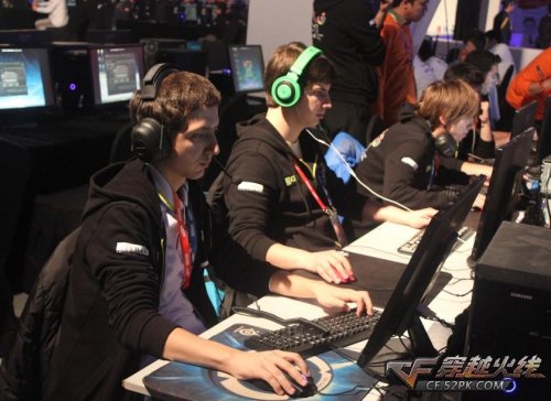 他经常与队 他经常与队