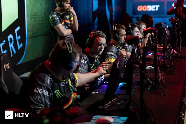 二阵容应有 二阵容应有