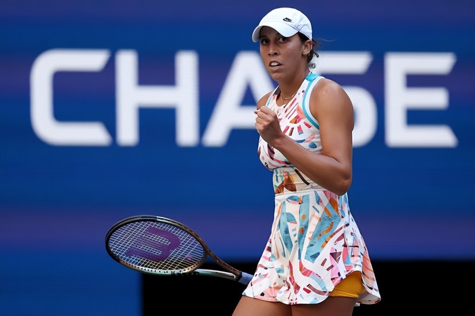 中场之间的 中场之间的